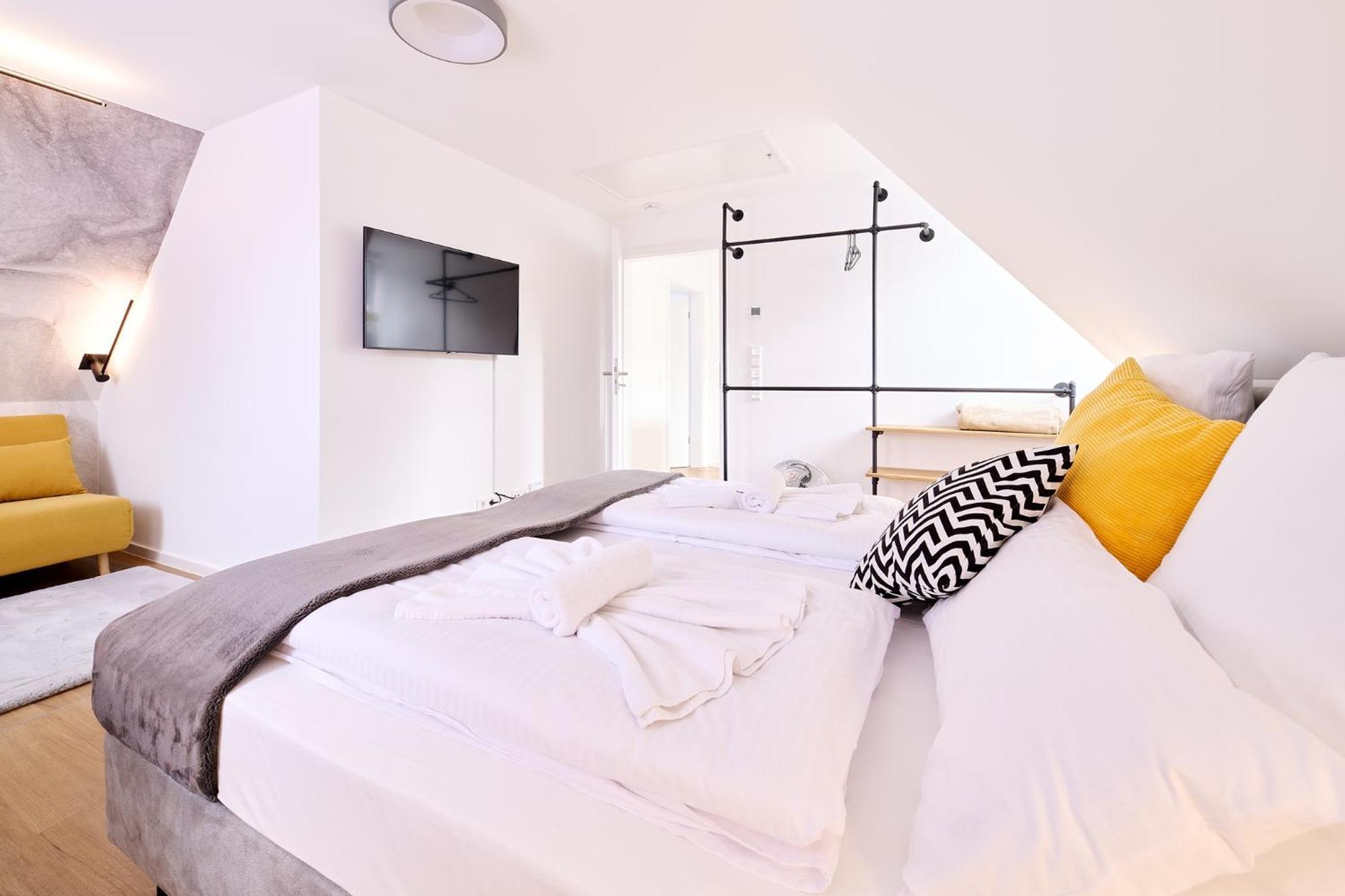 Xzllenz - 4 Schlafzimmer, Zentral, Parken, U-Bahn, 2 Baeder, 4 Smart-Tv, Optional Einzelbett Nuremberg Exterior photo